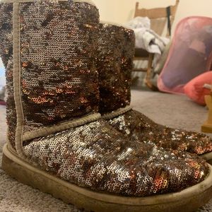 UGGS